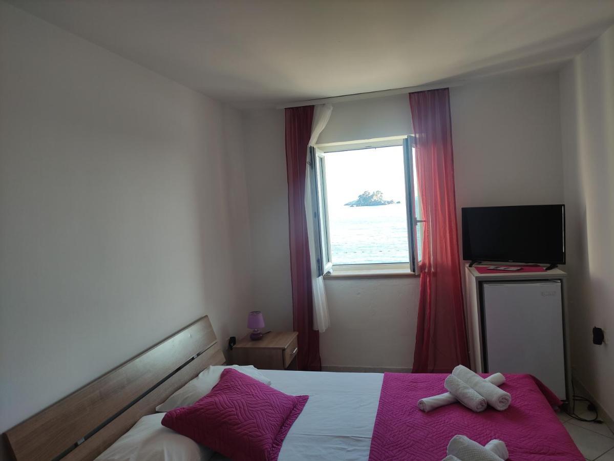 Apartmani More Petrovac Exterior photo