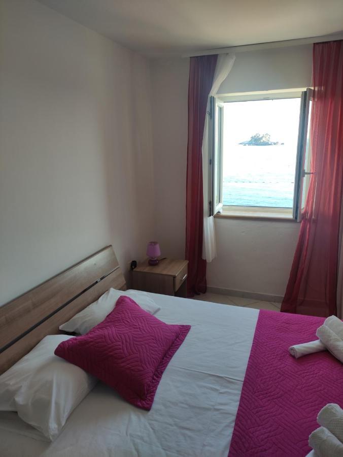 Apartmani More Petrovac Exterior photo