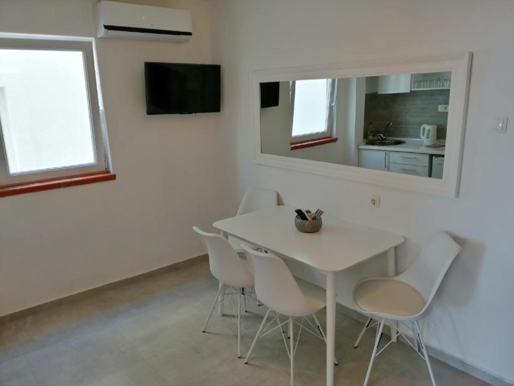 Apartmani More Petrovac Exterior photo